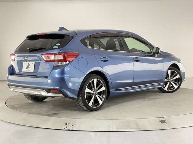 当店では仕入れた車両を全車商品管理センターにて室内クリーニングや外装の磨き施工等、徹底した商品車仕上げを行っております。良質な車両だからこそ、掲載写真の加工は一切行っておりません！！！