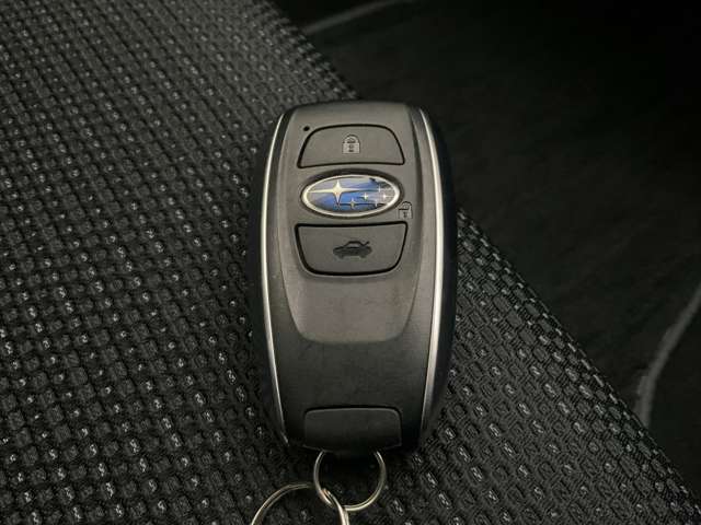 キーはもちろん【スマートキー】キーを身に着けているだけでエンジン始動にロック・アンロック全てワンプッシュでOKです◎