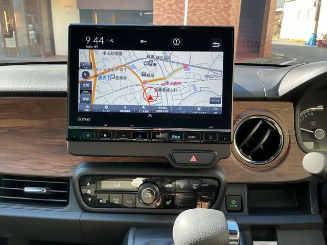純正ナビ装着です！！地デジ対応です！