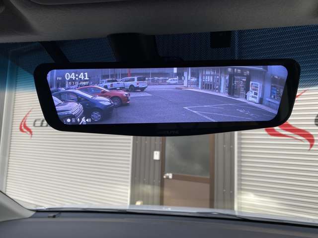 アルパインの12型デジタルミラー型のドライブレコーダーです。