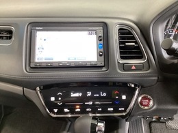 ナビゲーションはフルセグTV、Gathers純正メモリーナビを搭載しています。Bluetoothオーディオ機能がありますので、スマートフォンなどの音楽も再生できます。