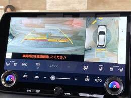 【純正14インチナビ】FM・AMラジオやブルートゥース接続など多彩な機能を併せ持っており、インパネ周りがすっきりしてますね！追加オプションでナビ機能やフルセグTV、DVD再生なども可能です。