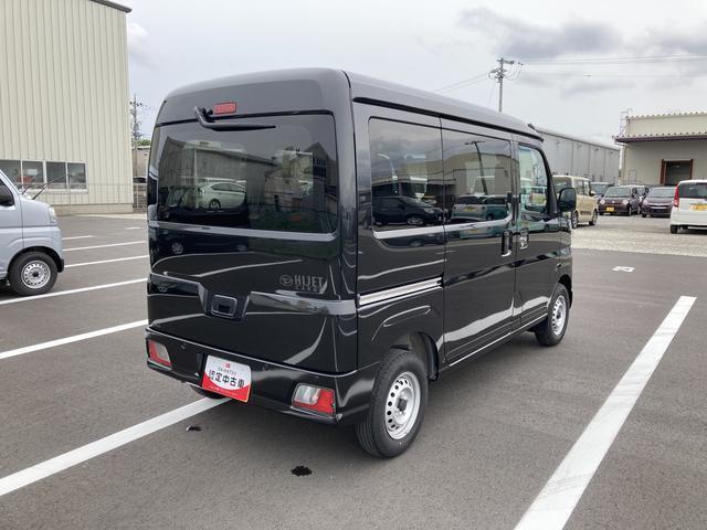 ご納車前には、法定12ヶ月点検相当の点検を実施いたします。プロの整備スタッフが点検をするので、安心して中古車にお乗りいただけます。