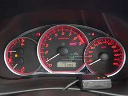 4WD　6MT　HDDナビ　CD　DVD　BT　フルセグ　USB　AM/FM　HIDヘッドライト　ハーフレザー　電動シート　18インチアルミ　ターボ　フォグ　純正フロアマット　スマートキー×2　ETC