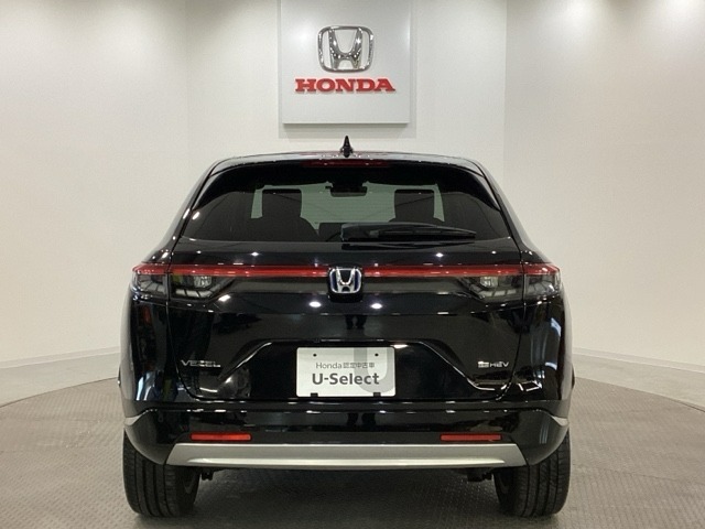 Honda認定中古車 U-Selectは3つの安心をお約束します。　1　Hondaのプロが整備した安心。 2　第三者機関がチェックした安心。　3　購入後もHondaが保証する安心。