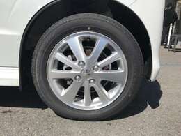 純正アルミホイールで高級感とカッコよさアップ！！