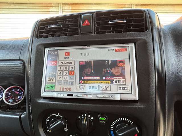 車外のナビを装備しております。フルセグTVやラジオなどが使えます。