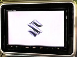 【純正ナビ】人気の純正ナビを装備しております。ナビの使いやすさはもちろん、オーディオ機能も充実！キャンプや旅行はもちろん、通勤や買い物など普段のドライブも楽しくなるはず♪