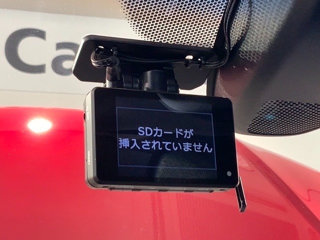 万が一の事故のときもドライブレコーダーがあると安心です。ご利用になる場合は個人情報保護の観点より新品の対応SDカードをお求め下さい。