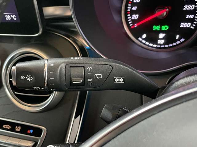 運転席周りに大きな傷、汚れ、へたりなどなく良質な状態です！