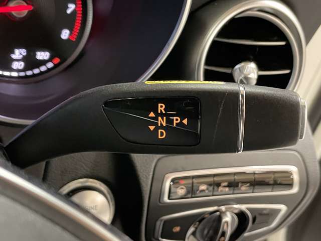 運転席周りに大きな傷、汚れ、へたりなどなく良質な状態です！