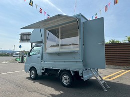 販売口及びカウンターテーブル