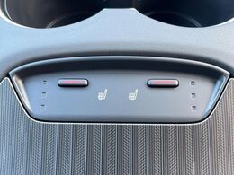 【シートヒーター】寒い日に重宝するシートヒーター！エアコンより早く温まってくれるので寒がりの人も安心ですね♪エアコンの温風は乾燥するから苦手、という方にもをおすすめです。