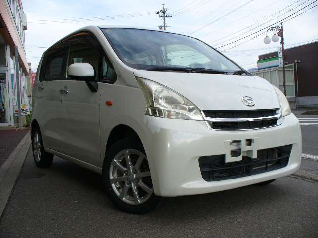 右側に修復歴がありますが、見た目わかりませんし、走行に問題ありません