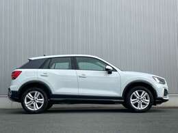 コンパクトなサイズながらシャープでアウディらしいデザインで好評があります。