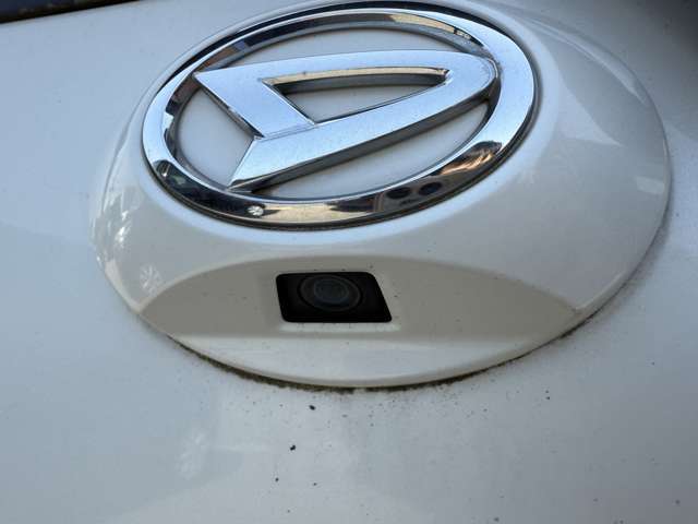 バックカメラ装備。駐車を安心バックアップ。