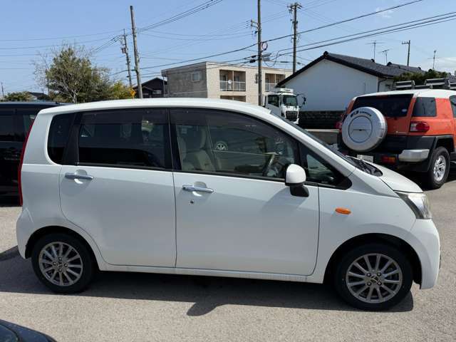 富山県内の国産車ディーラーなどで長年営業マンとして経験を積んで参りました。安心してご相談ください。