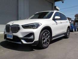 BMWの安全性に加えて先進の安全装備も充実しています。安心安全にお乗りいただける一台です。