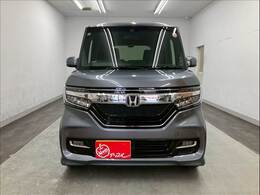 初の車を購入されるお客様が多いのも、このお店の特徴です。だからこそ、安心して乗って頂ける様に保証やロードサービスも充実させています。