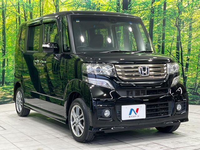 大好評のボディコーティング「弾スプラッシュコート」もご納車までに施工可能。通常のガラスコートと異なる、耐久年数6年の無機質ガラスコーティングが、ボディをキレイな状態に保ってくれます。