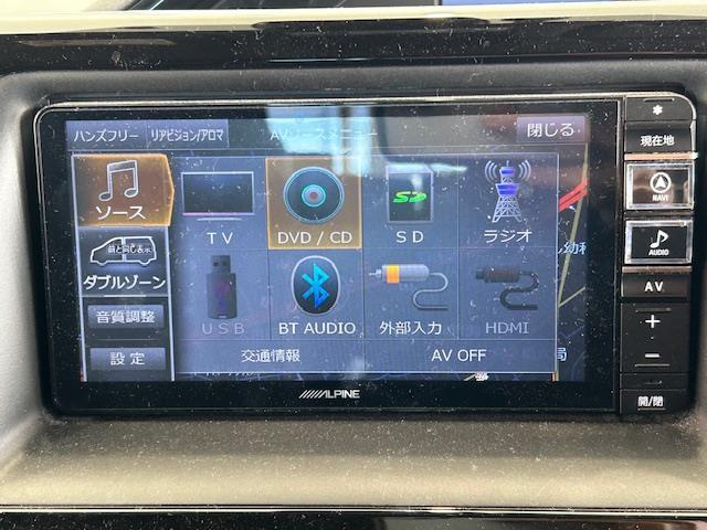 【純正ナビ】人気の純正ナビを装備しております。ナビの使いやすさはもちろん、オーディオ機能も充実！キャンプや旅行はもちろん、通勤や買い物など普段のドライブも楽しくなるはず♪