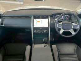 【純正メモリナビ】アップルカープレイやブルートゥース接続など多彩な機能を併せ持っており、インパネ周りがすっきりしてますね！