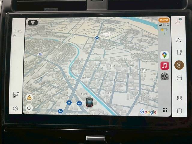 【純正メモリナビ】アップルカープレイやブルートゥース接続など多彩な機能を併せ持っており、インパネ周りがすっきりしてますね！