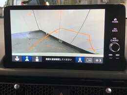 バックギアに入れるだけで自動でリヤカメラに切り替わります！車庫入れやバックが苦手な方にオススメ！