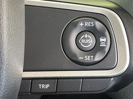 【アダプティブクルーズコントロール】高速道路での長距離走行が楽に！！自動で速度を保つクルーズコントロールが、衝突軽減システムと連携し、前方の車両を感知して車間を保つように速度調節してくれます！！