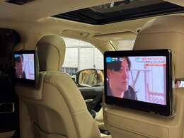 メーカーオプションのリアエンターテイメントを搭載☆後部座席にお乗りのお客様にもお好きなテレビやHDMIにてスマートフォンの映像をお楽しみください世界に一つのお車をご用意させて頂きます。お問い合わせ下さい！