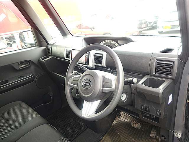 この車両はアップルあんしん2年保証（332項目・使用回数制限なし・走行距離制限なし・全国の最寄りのディーラーさんで修理可能）を付ける事が可能です、詳しくはスタッフまで♪