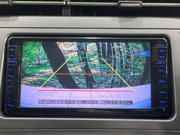 【バックカメラ】駐車時に後方がリアルタイム映像で確認できます。大型商業施設や立体駐車場での駐車時や、夜間のバック時に大活躍！運転スキルに関わらず、今や必須となった装備のひとつです！