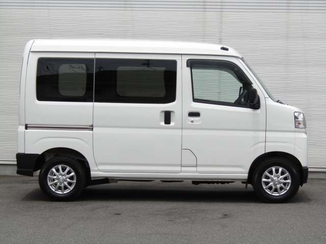お車に詳しくない方でもご安心ください。ご満足のいくお車探しをお手伝いできるよう経験豊富なスタッフがご対応致します。LINEでのお問合せもOKです。