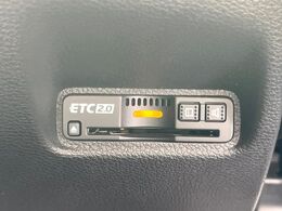 【ETC】高速道路の料金所をストレスなく通過！話題のスポットやサービスエリアに多い「スマートIC」利用時は必須のアイテムです。当店でセットアップを実施、ご納車当日からすぐにご利用いただけます！