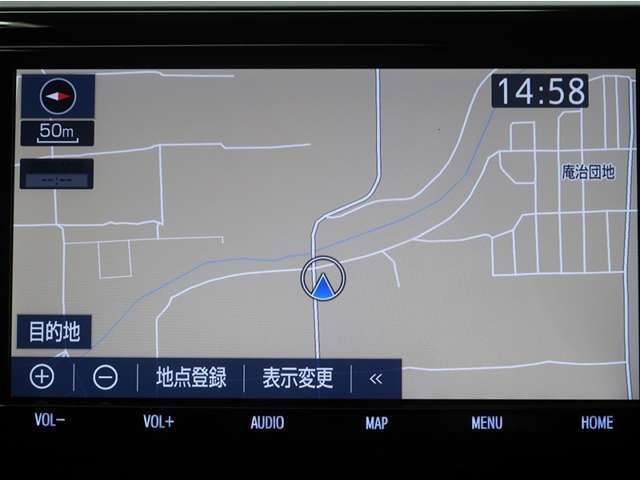 ナビゲーションを装備。タッチパネル式で使い易く、お出かけも楽々です♪