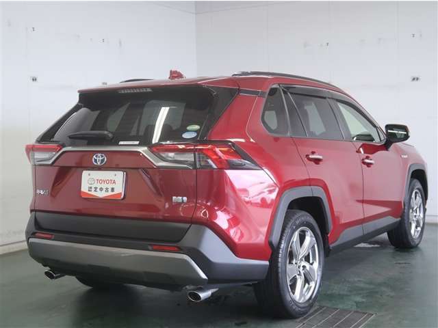 走りに拘りながら収納力も持ち合わせたお車です。荷物を載せて軽快なドライブを楽しめますよ♪