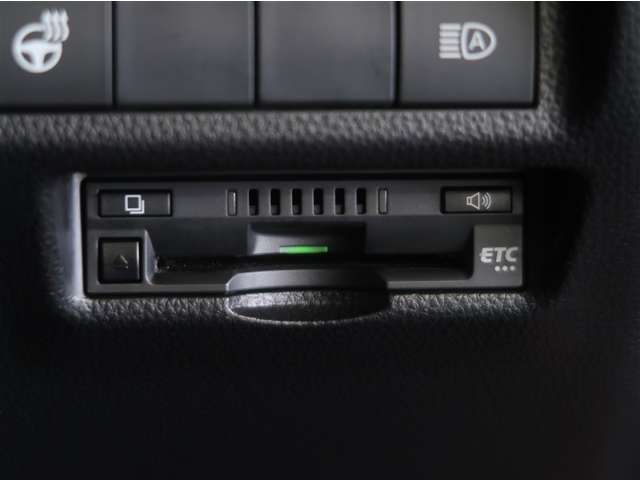 ETC車載器付きです。高速道路の料金所もスムーズに通過出来ます。