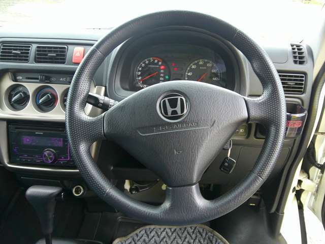 販売以外にも、整備や板金とお車の事など色々と相談にのりますので、何なりとお問い合わせください♪