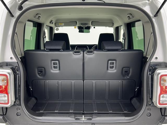 【トランク】積み込みやすくて、たっぷり積める荷室です。シートアレンジできるものは、乗車人数と荷物の量や大きさによってシートを動かすことができるので、より快適なドライブが可能です！