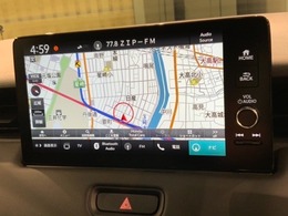 アップルカープレイ・アンドロイドオート対応純正ナビ搭載です。知らない道も安心ですね！