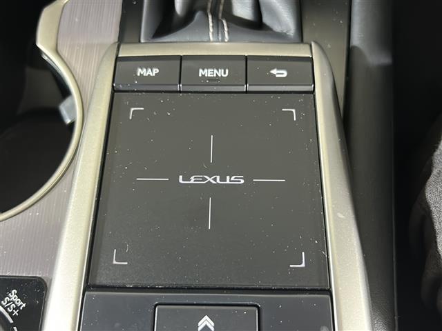【運転席操作部】『運転席周辺の装備』の画像になります。快適なドライブを楽しむための機能が装備されています！運転席から触れるので使いやすいです！