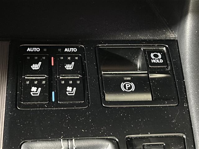 【運転席操作部】『運転席周辺の装備』の画像になります。快適なドライブを楽しむための機能が装備されています！運転席から触れるので使いやすいです！