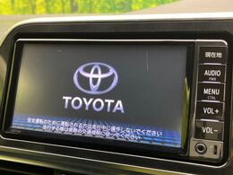 【純正ナビ】人気の純正ナビを装備。オーディオ機能も充実しており、Bluetooth接続すればお持ちのスマホやMP3プレイヤーの音楽を再生可能！毎日の運転がさらに楽しくなります！！