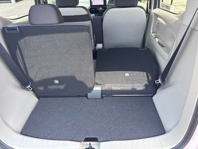 シートを倒すと、さらにお荷物を載せられます。