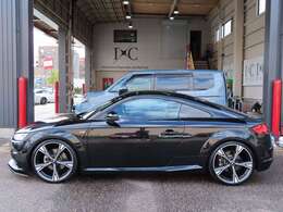 ★メーカーオプション★　●アシスタンスパッケージ アドバンスト（新車時オプション￥350000）・AUDIサイドアシスト・AUDIアクティブレーンアシスト・ホールドアシスト・パークアシスト