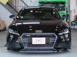 TTクーペは、マトリクスLEDライトがオプション装備される事で、流れるウインカー（ダイナミックターンインジケーター）となり、この装備があるTTクーペを選ばれる方も多いです！