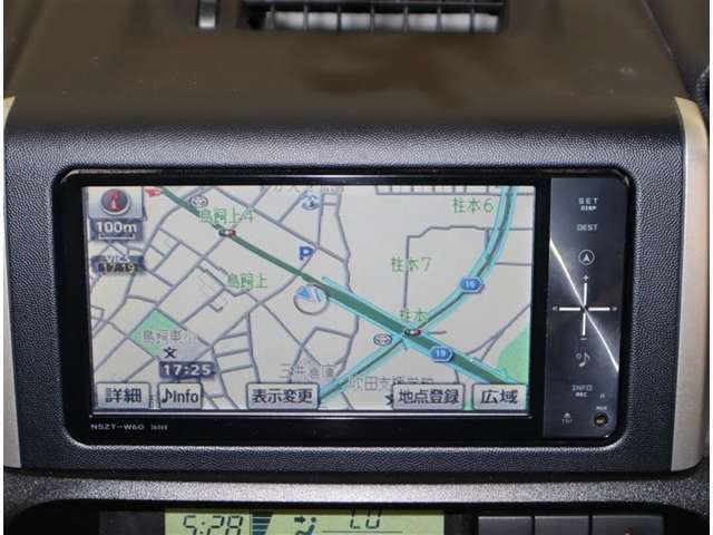 【ナビゲーション】装着車です、初めての道の案内はもちろん！音楽やラジオ等を聞きながらのドライブもお楽しみ頂けそうですね