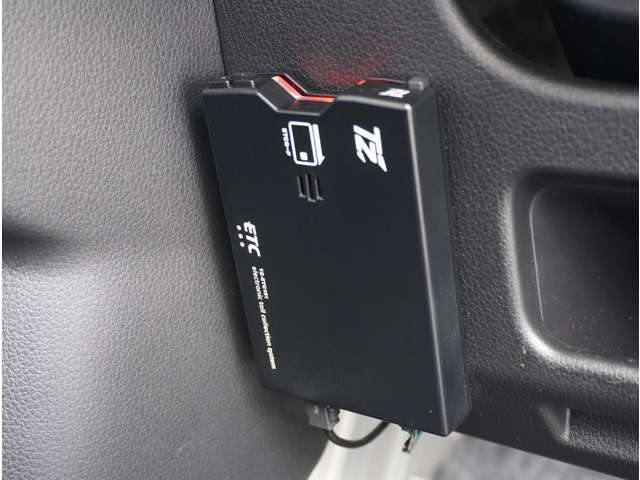 【ETC付き】こちらも中古車選びの必須ポイントですね☆高速道路料金所もスイスイ☆スマートインターチェンジ利用可能で移動距離短縮・効率アップできますよ！