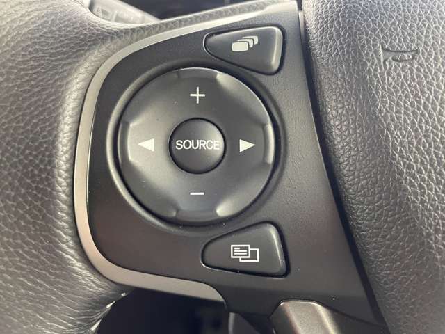 【運転席操作部】快適なドライブを楽しむための機能が装備されています！運転席から触れるので、使いやすいです！除菌プランいれていただくと、さらに清潔で安心していただけます！