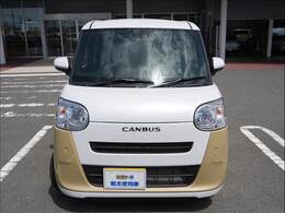 広い展示場には目移りしちゃうくらい軽・届出済未使用車が展示されてます